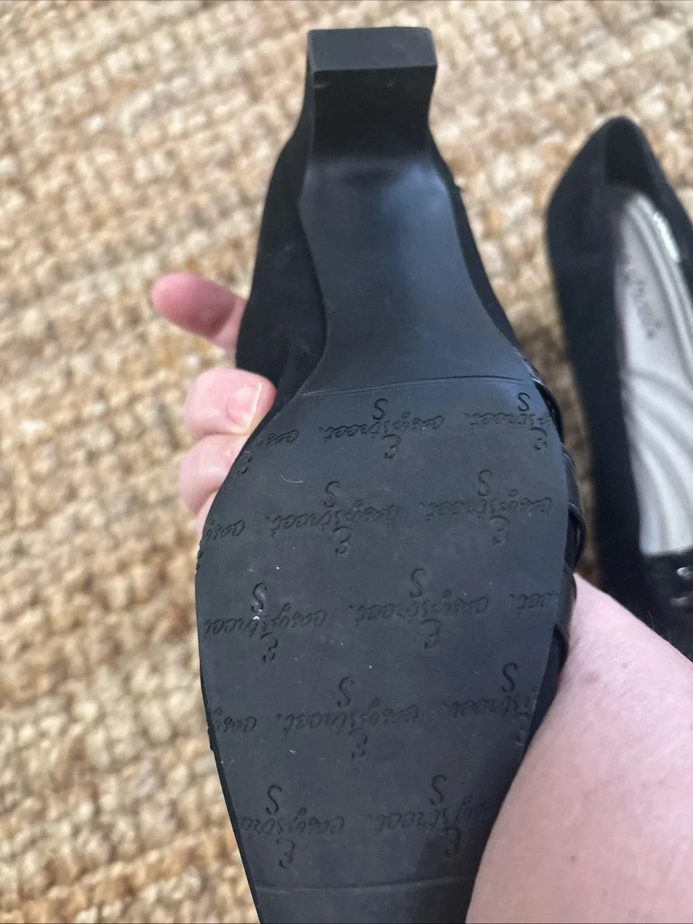 Easy Spirit sleek black